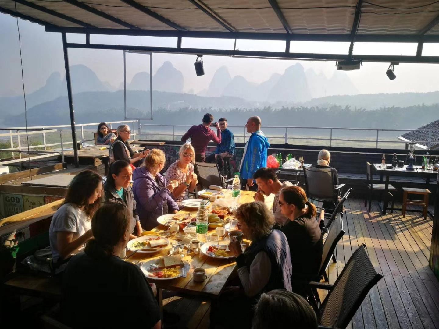 Showbiz Hostel Yangshuo Dış mekan fotoğraf